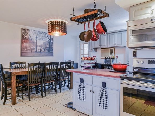 10 Sunnybank Ave, Rockland MA 02370
