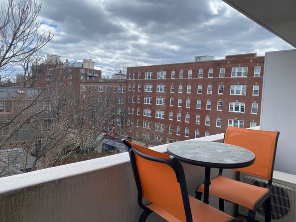 29 Concord Ave 501, Cambridge MA 02138