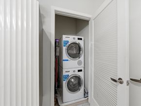 68 Los Angeles PH5, Newton MA 02458