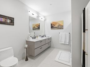 68 Los Angeles PH5, Newton MA 02458