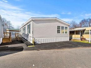 200 North St 23B, Danvers MA 01923