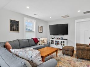 17 Stonebrook Ct, Southborough MA 01772
