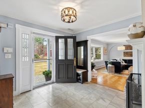 319 Lowell St, Lynnfield MA 01940