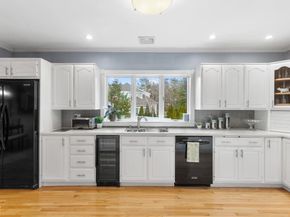 319 Lowell St, Lynnfield MA 01940