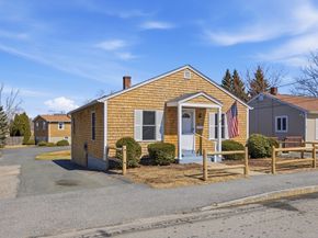 6 Parker St, Rockport MA 01966