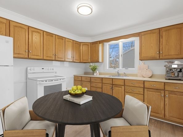 6 Parker St, Rockport MA 01966