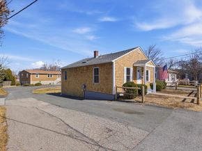 6 Parker St, Rockport MA 01966