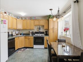 78 Edgelawn Ave 7, North Andover MA 01845