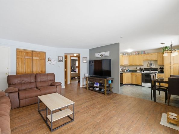 78 Edgelawn Ave 7, North Andover MA 01845