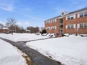 78 Edgelawn Ave 7, North Andover MA 01845
