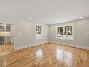 6 Eleanor Rd, Walpole MA 02081