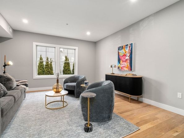 71 Greenough St 1, Brookline MA 02445