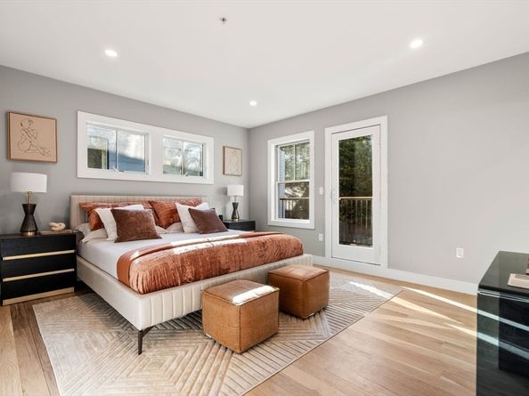 71 Greenough St 1, Brookline MA 02445