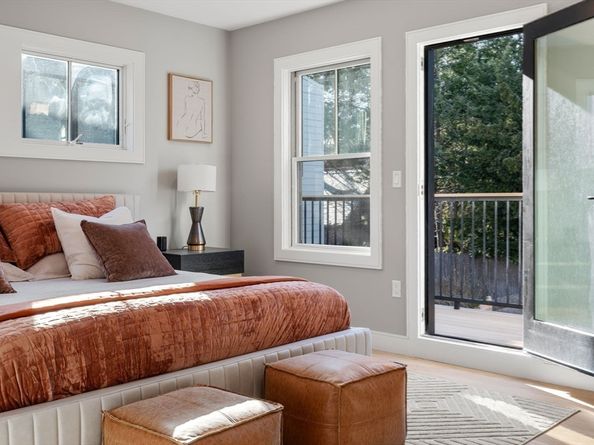 71 Greenough St 1, Brookline MA 02445