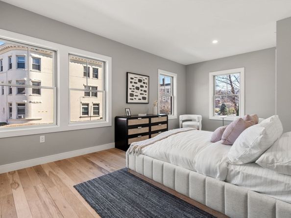 71 Greenough St 1, Brookline MA 02445
