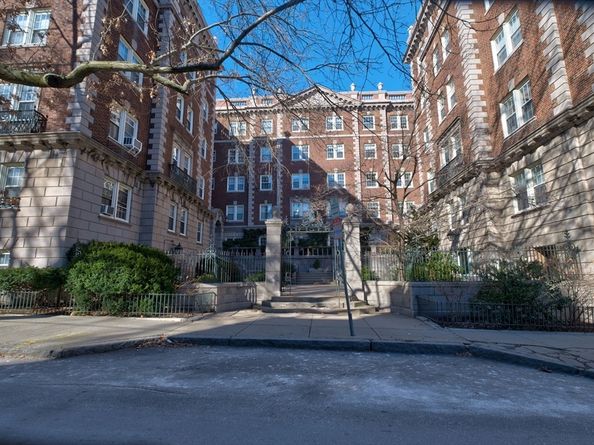 3 Arlington Street 52, Cambridge MA 02140