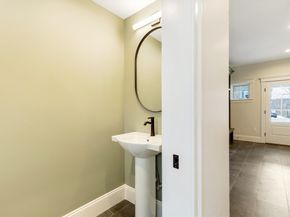 11 Cuba St, Andover MA 01810