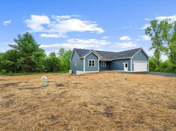 9 Old West Brookfield, North Brookfield MA 01535