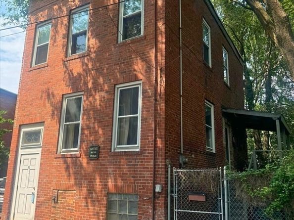 10 Eldridge Pl, Chelsea MA 02150