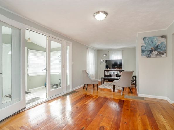 3 Winnegance Ave, Peabody MA 01960