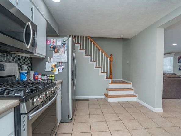 3 Winnegance Ave, Peabody MA 01960