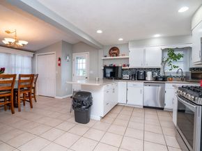 3 Winnegance Ave, Peabody MA 01960