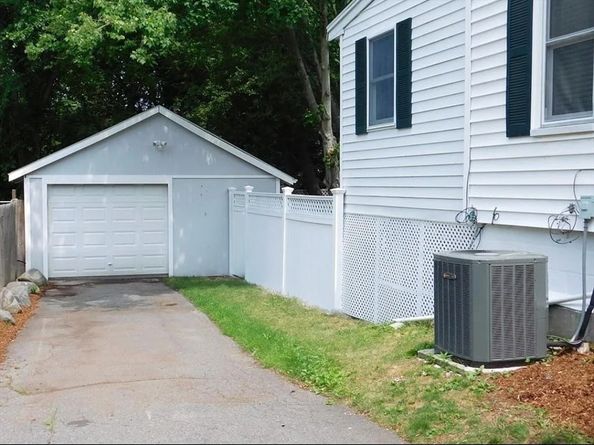 3 Winnegance Ave, Peabody MA 01960