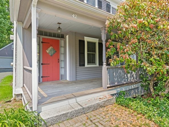 42 High St, Wilmington MA 01887