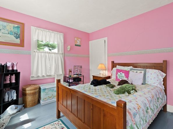 42 High St, Wilmington MA 01887