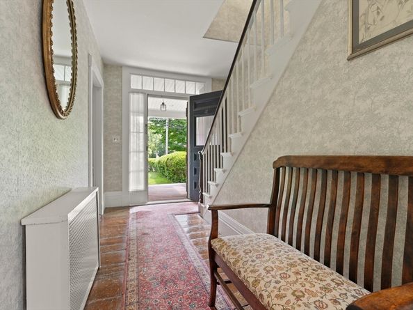 42 High St, Wilmington MA 01887