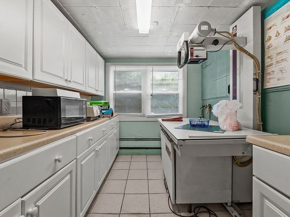 577 Grove Street, Worcester MA 01605