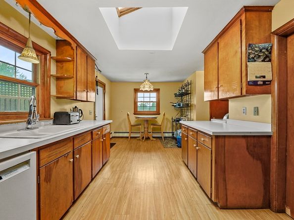 577 Grove Street, Worcester MA 01605