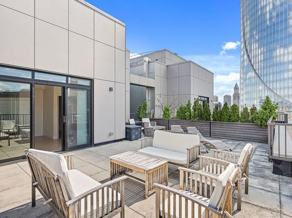 121 Portland St PH3, Boston MA 02114