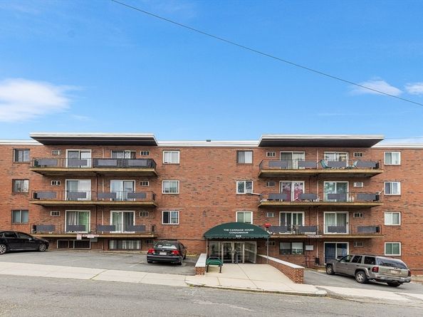 6 Hayes Rd 16, Boston MA 02131