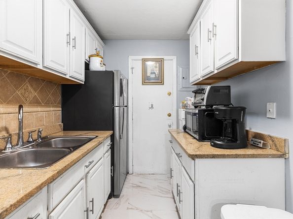 6 Hayes Rd 16, Boston MA 02131