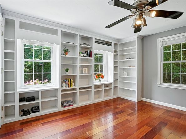 78 Milford St, Upton MA 01568