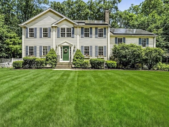 78 Milford St, Upton MA 01568