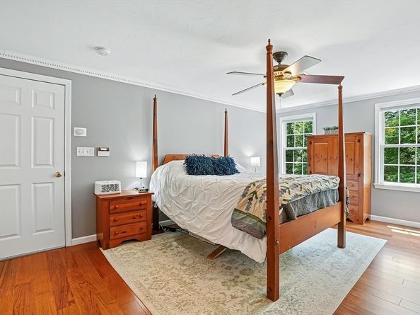 78 Milford St, Upton MA 01568