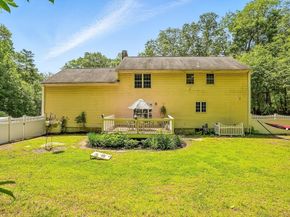 78 Milford St, Upton MA 01568