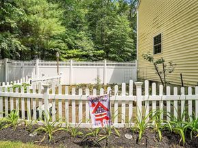 78 Milford St, Upton MA 01568