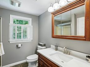 78 Milford St, Upton MA 01568