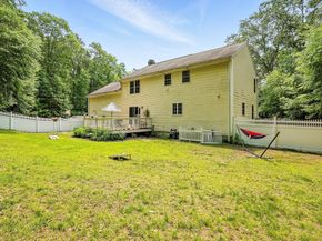 78 Milford St, Upton MA 01568