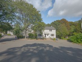30 Wallace Cir 30, Malden MA 02148