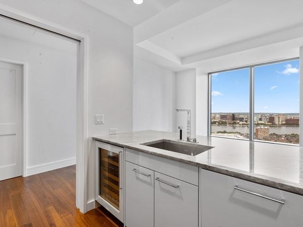 1 Dalton St 3302, Boston MA 02199