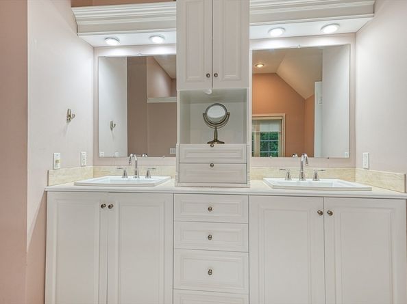 106 Willow Brook Drive 106, Wayland MA 01778