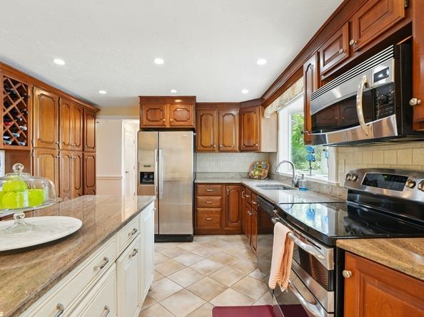 108 Island Creek Rd, Duxbury MA 02332