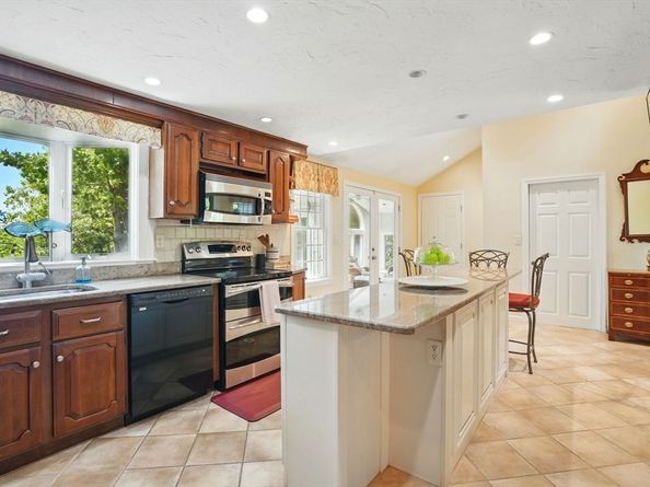 108 Island Creek Rd, Duxbury MA 02332