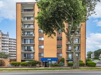 295 Lynn Shore Dr