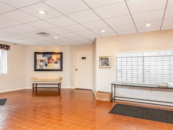 295 Lynn Shore Dr 702, Lynn MA 01902