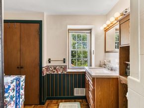 29 Saddle Dr, Bridgewater MA 02324